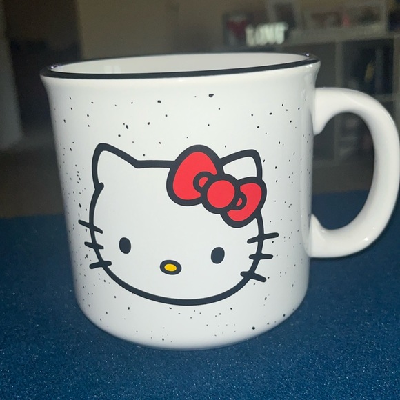 Hello Kitty Mug - Picture 2 of 3
